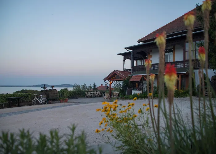 Balatoni Panorama - Bacchus Badacsony Apartment Badacsonytomaj